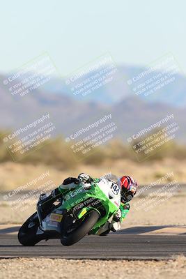 media/Dec-07-2025-CVMA (Sun) [[3e7d2de5dc]]/Race 16-Formula Middleweight/